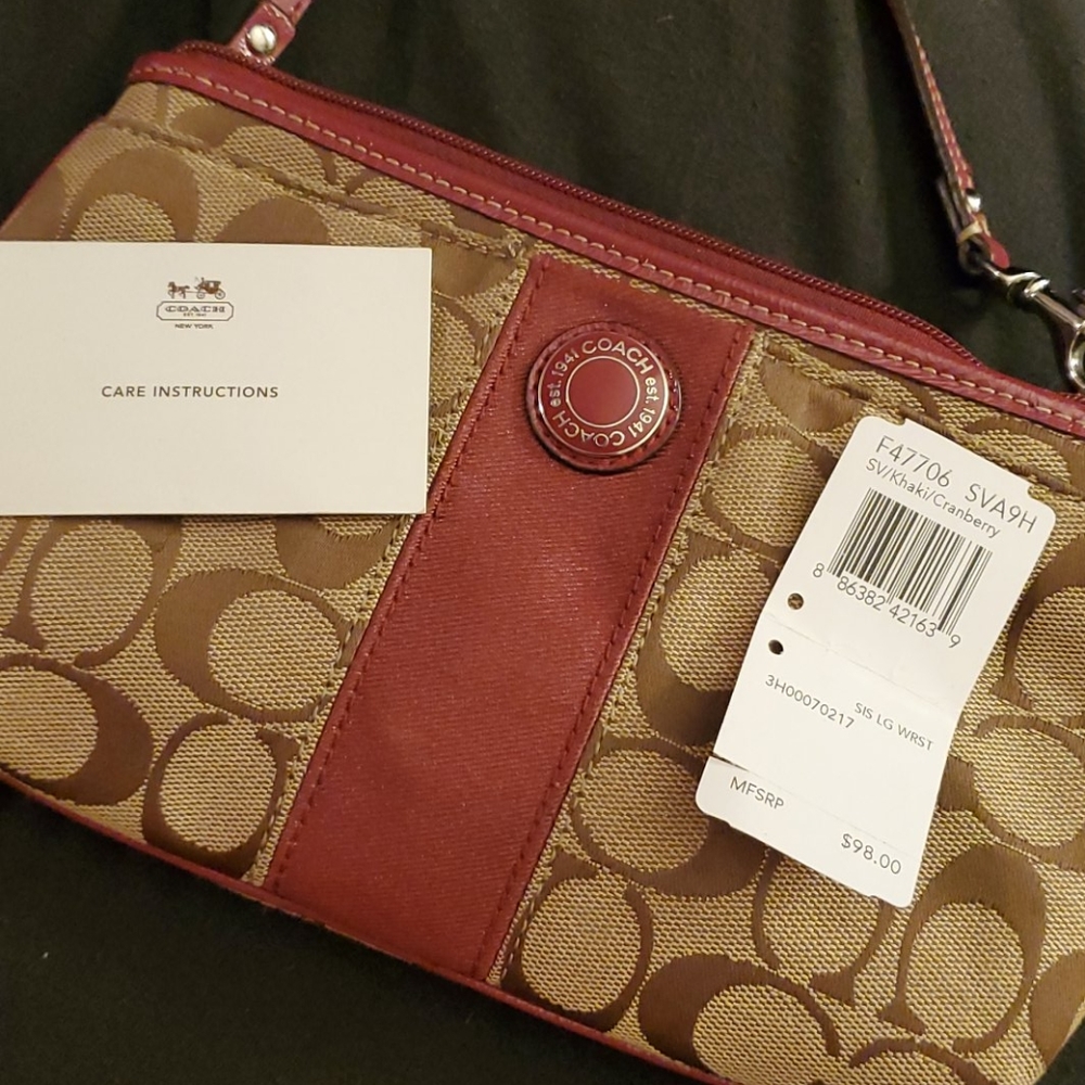 Coach wristlet - Picture 6 of 6